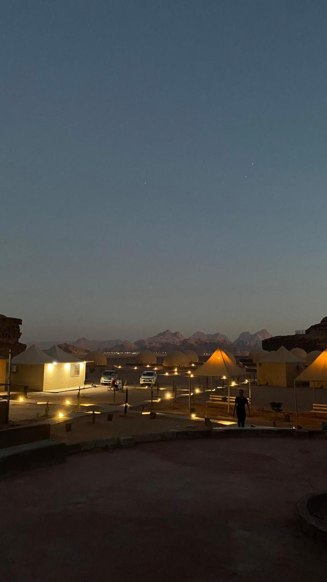 Rum Luxury Camp Wadi Rum Exteriör bild