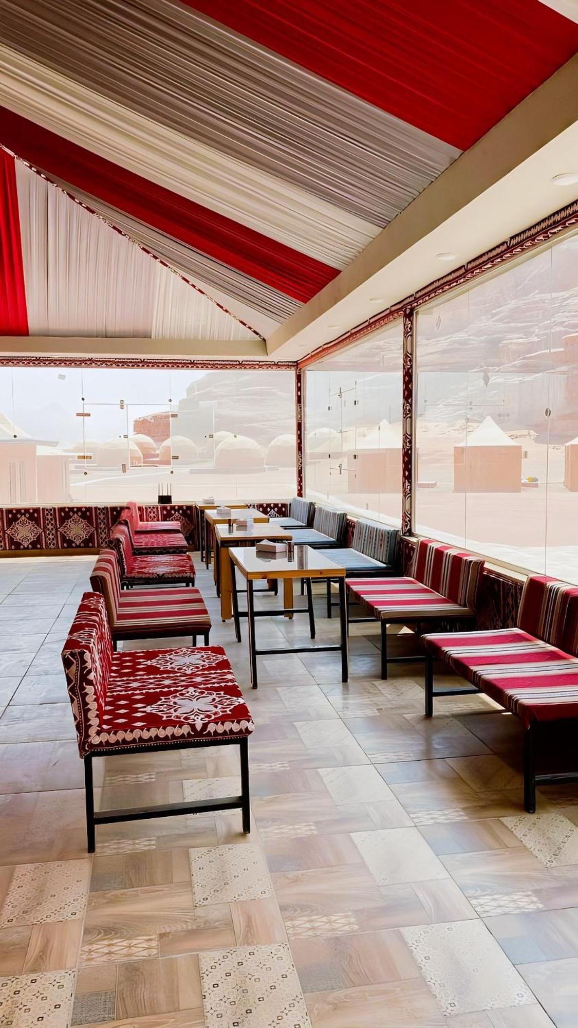 Rum Luxury Camp Wadi Rum Exteriör bild
