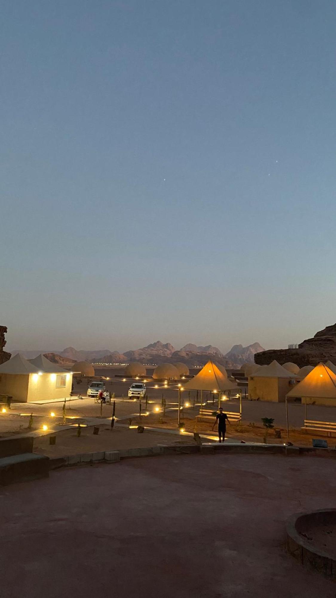 Rum Luxury Camp Wadi Rum Exteriör bild