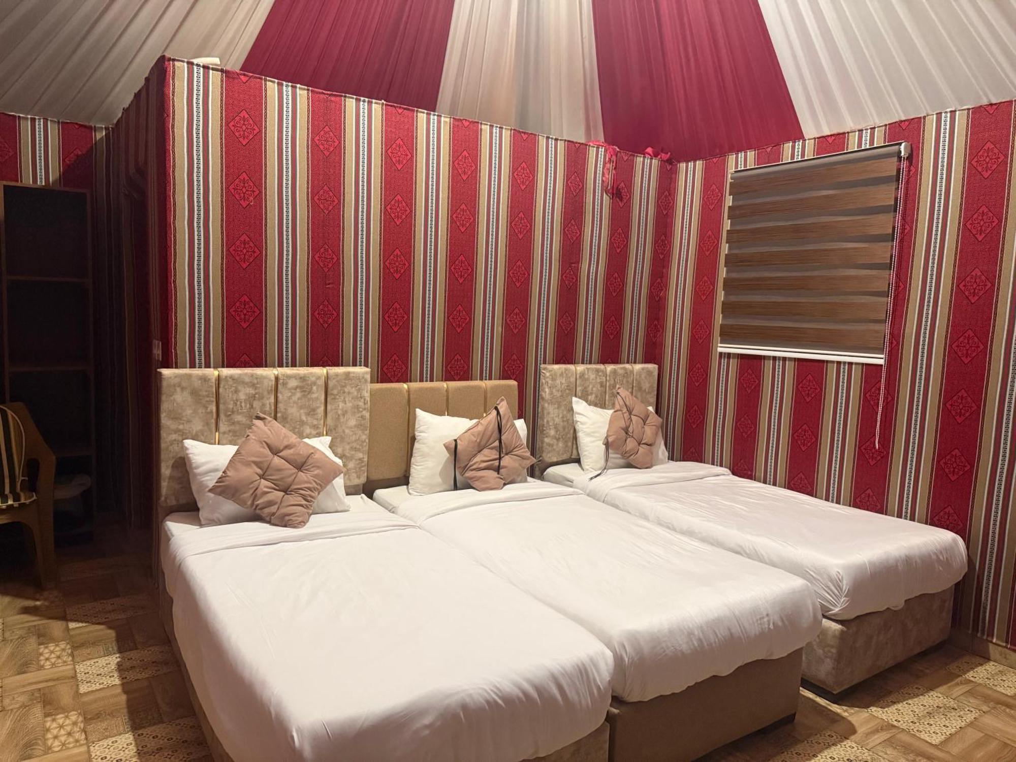 Rum Luxury Camp Wadi Rum Exteriör bild